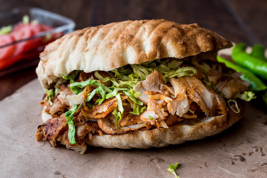 Kebab jako z horší čtvrti? Vůbec ne. Náš kuřecí kebab je čistá radost bez těžkého žaludku